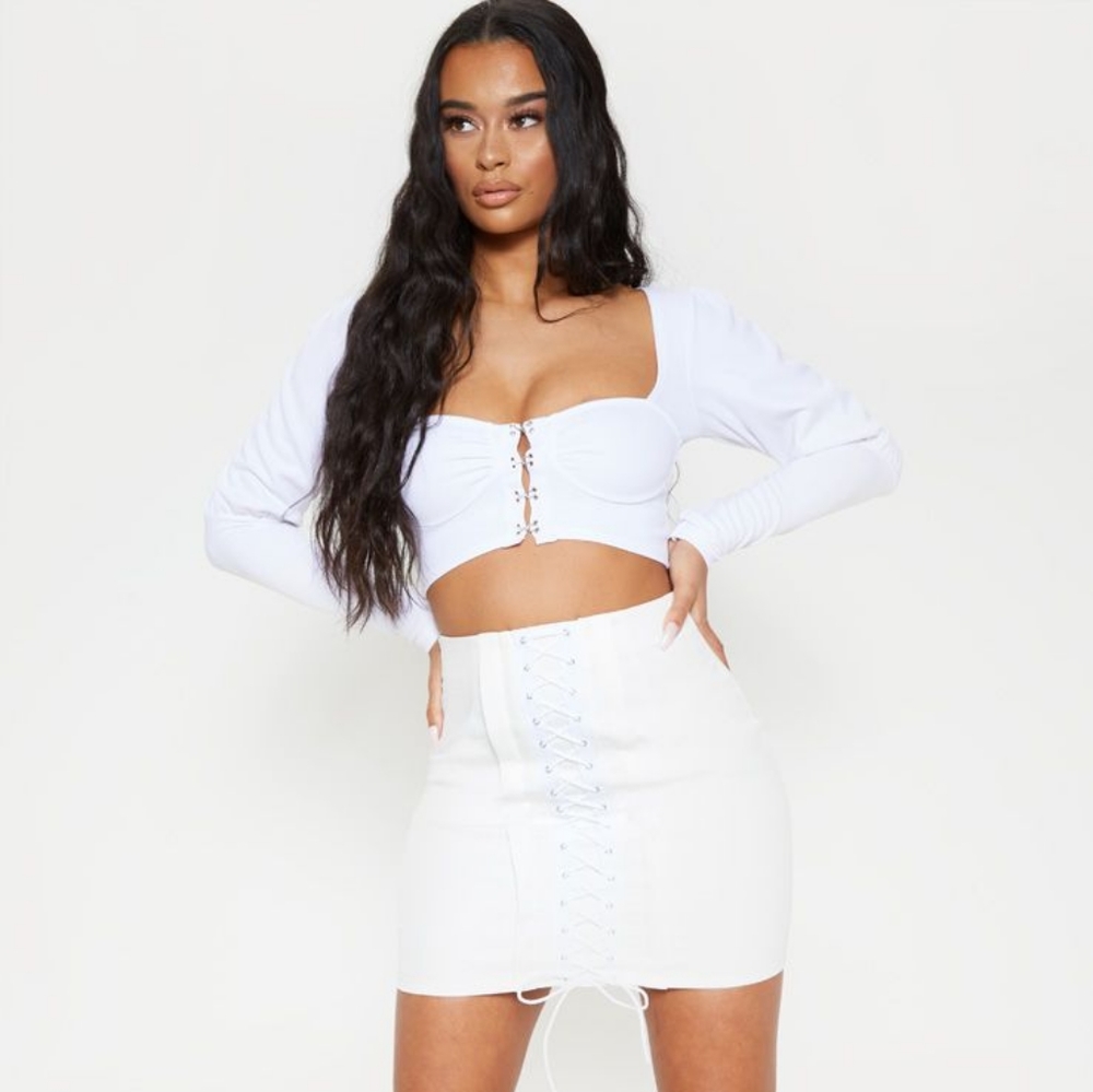 White Hook & Eye Puff Sleeve Crop Top - Picture 5 of 8